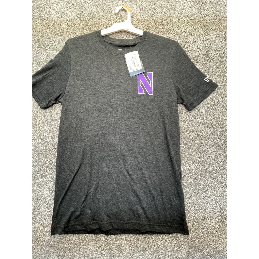 New Era Northwestern Wildcats T-Shirt Mens S Black NEW Wrigley Field Marquee